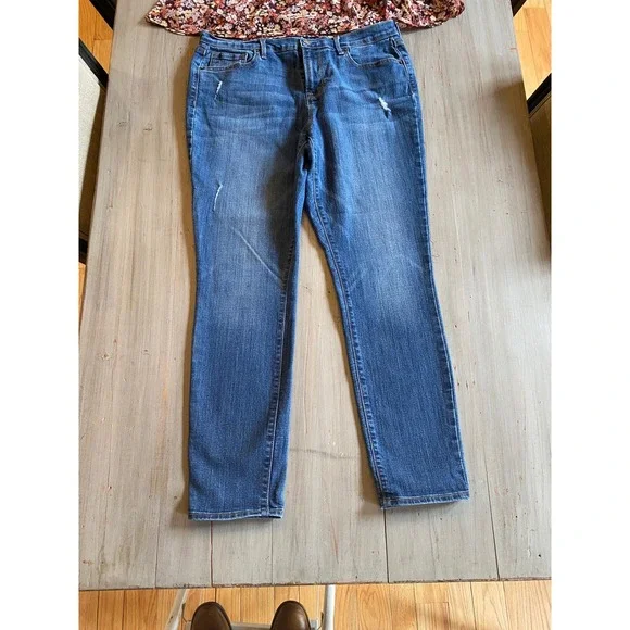 Old Navy Curvy Profile Mid-Rise Jeans Blue Distressed Stretch Denim Womens 12 - Picture 2 of 15